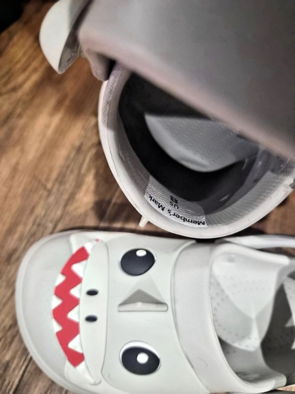 Shark Clogs Gray & Red - Picture 4 of 4